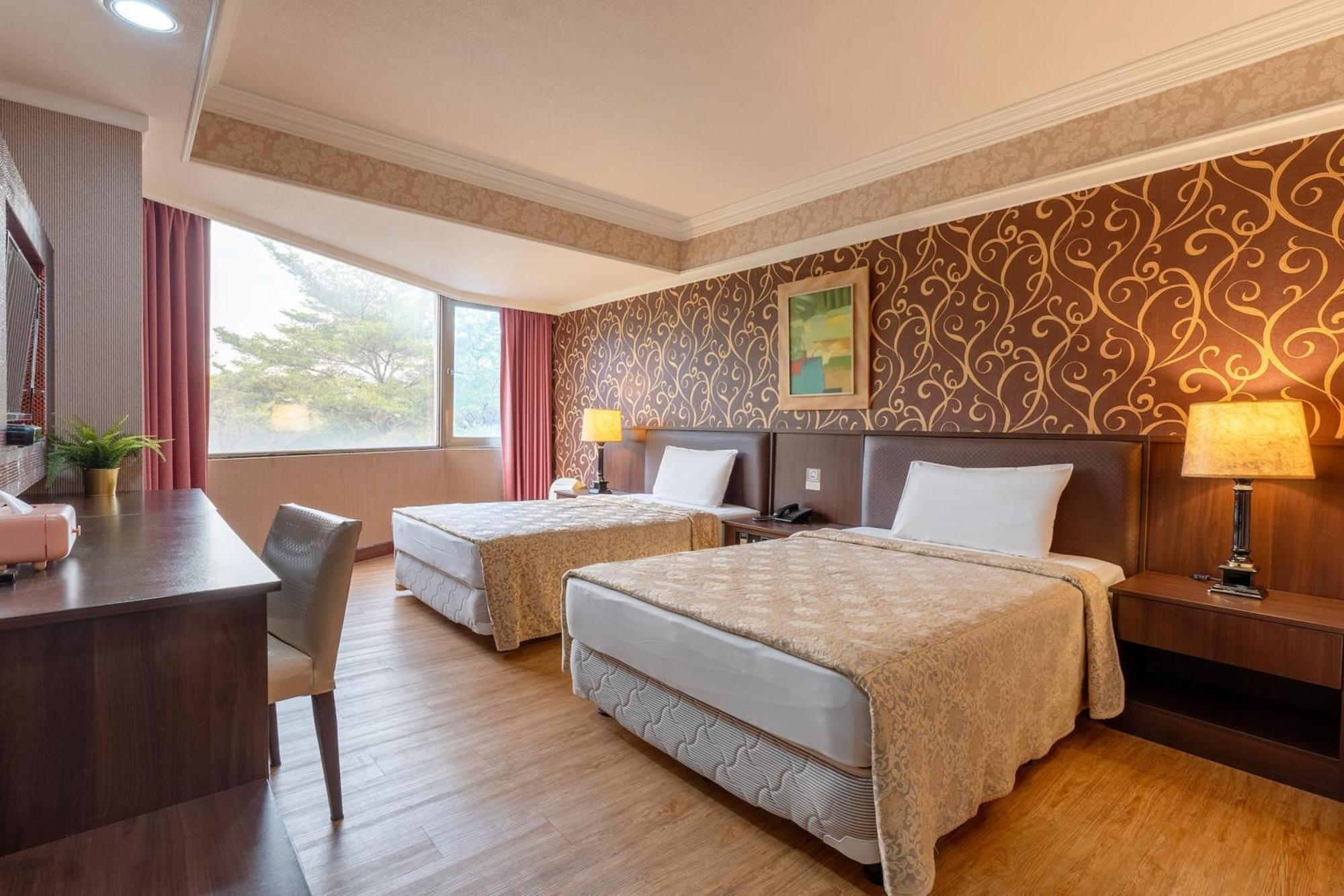 Hamilton Hotel Taichung Esterno foto